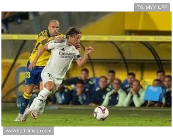 维尼修斯达成皇马三百五十场里程碑成队史第三位巴西球员足球征程